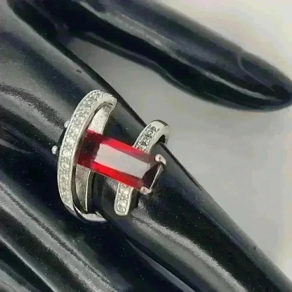 Unique Design Ruby & White Topaz 925 Sterling Silver Fashion Ring‎ Size 8 - Picture 2 of 11